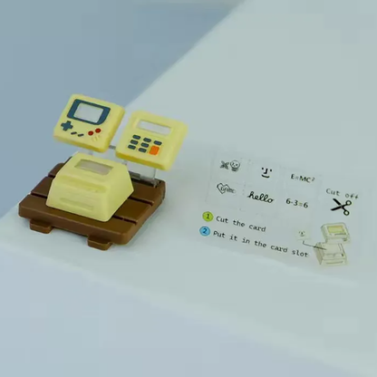 3-in-1 Interchangeable Handheld Game/Calculator/PC Keycaps