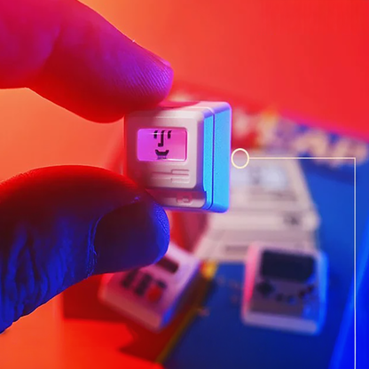3-in-1 Interchangeable Handheld Game/Calculator/PC Keycaps