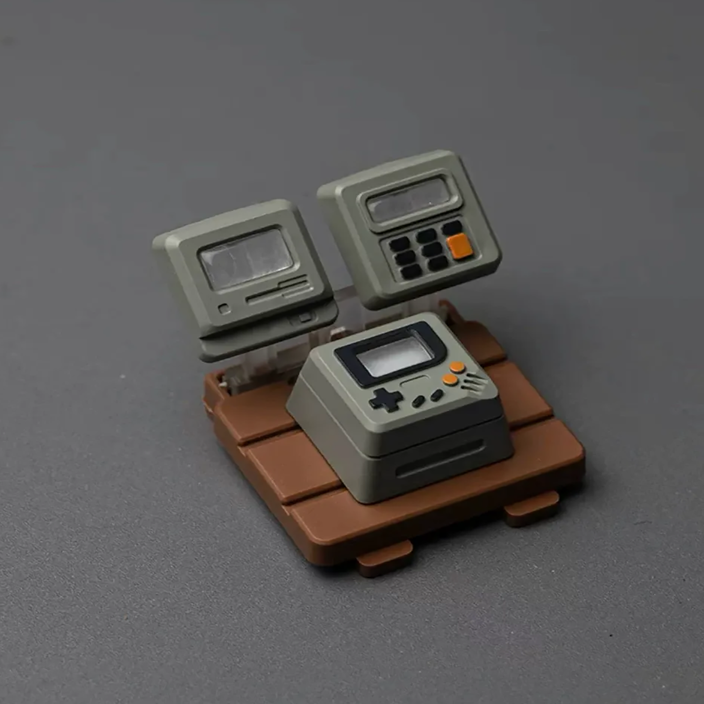 3-in-1 Interchangeable Handheld Game/Calculator/PC Keycaps