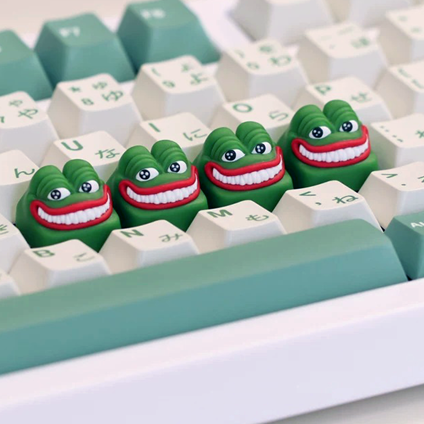 Grinning Pepe Keycaps
