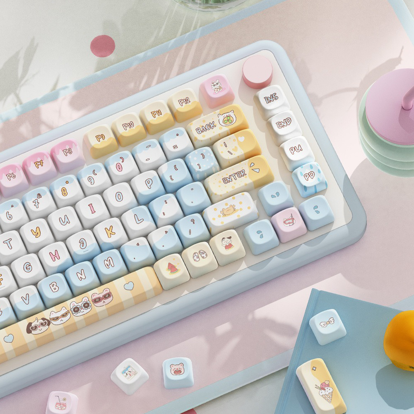 Pets Beach Day Out Keycap Set