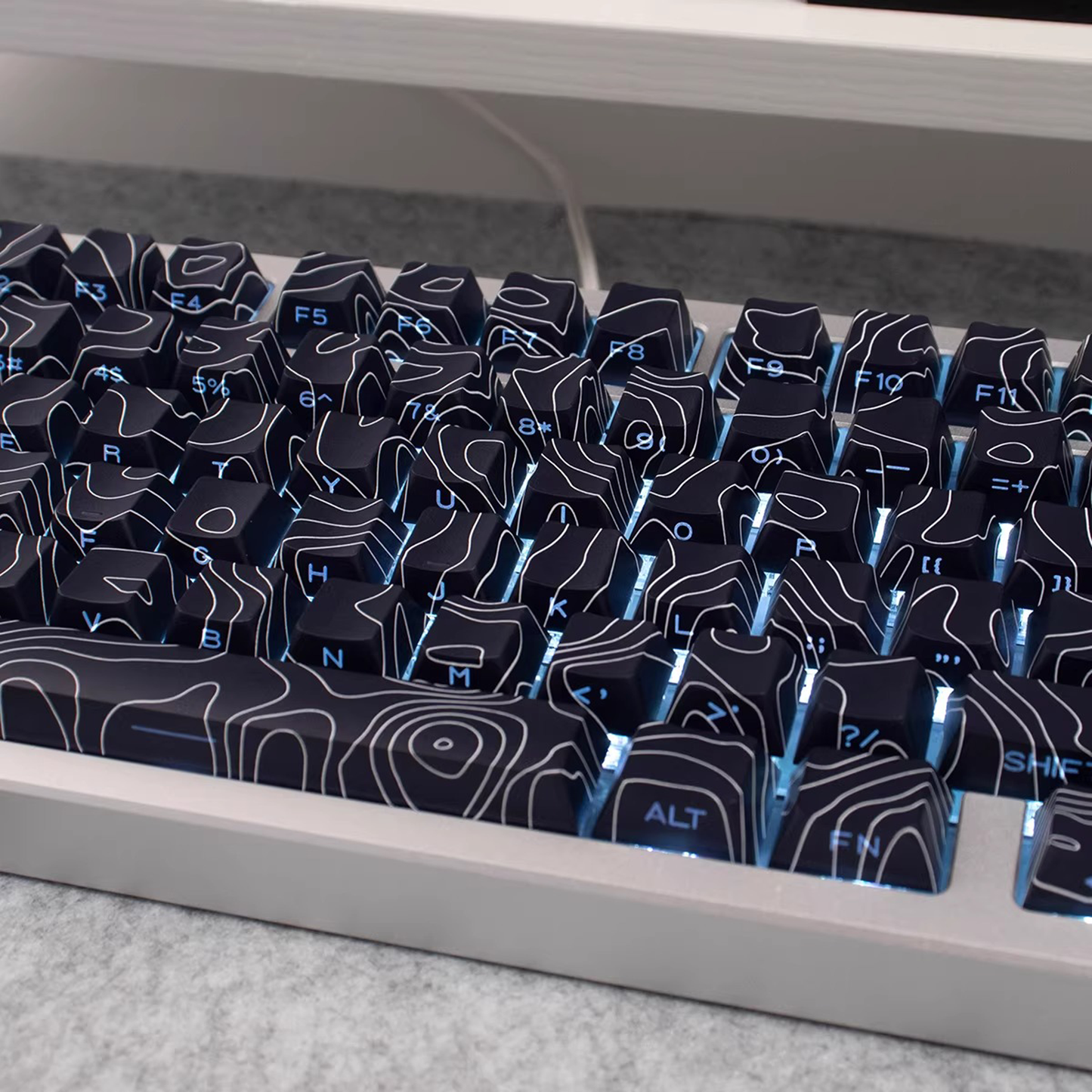 Topography Lines Keycap Set (Noir)