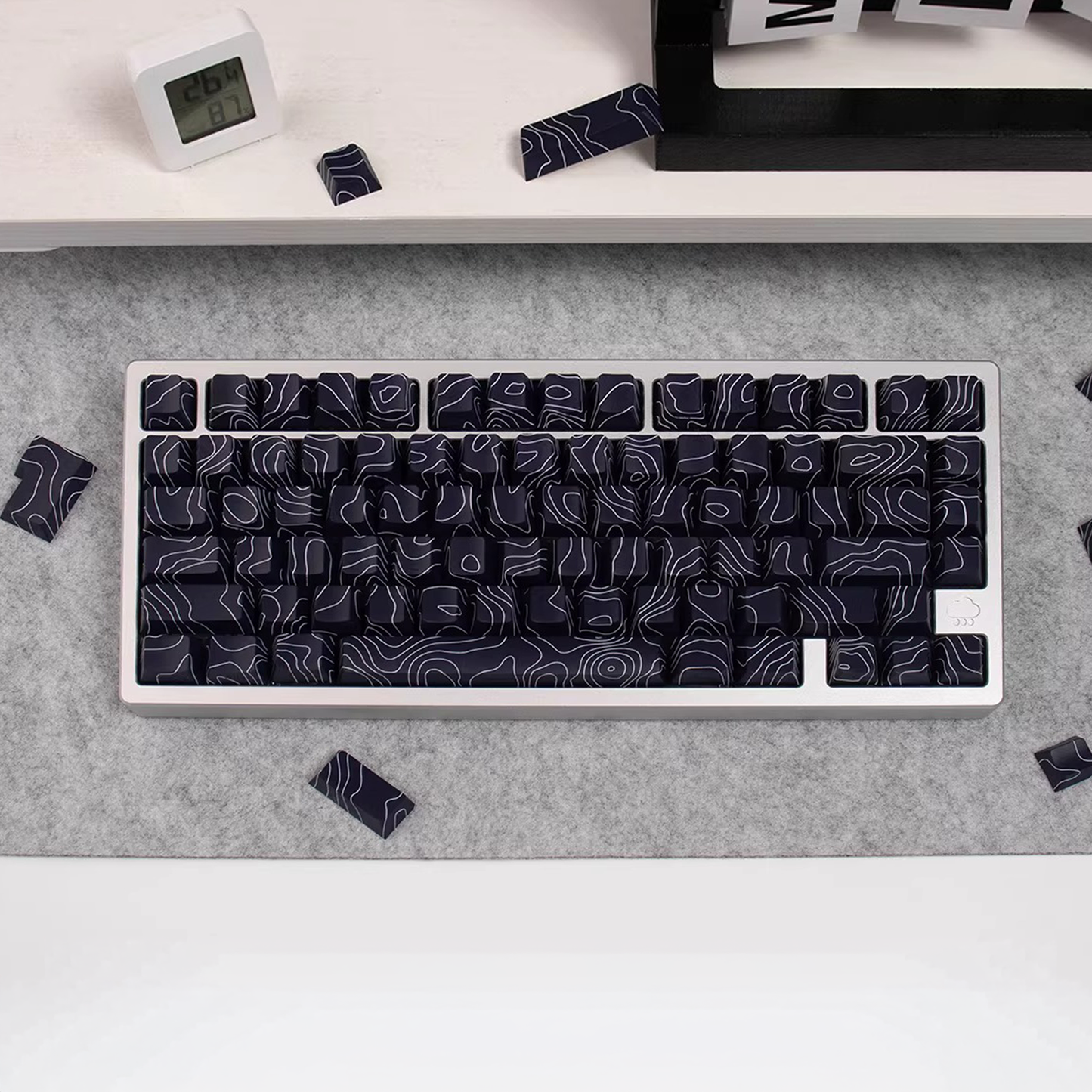 Topography Lines Keycap Set (Noir)