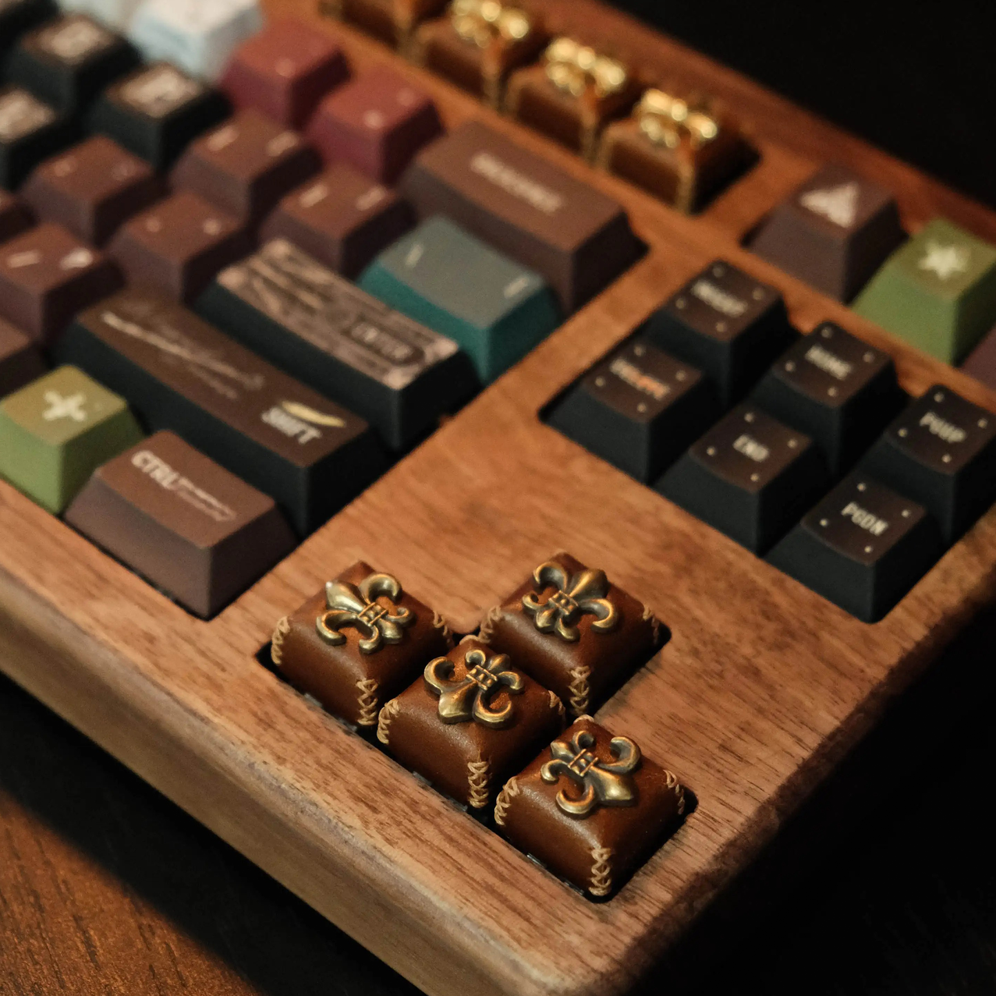 Vintage Leather Motif Artisan Keycaps