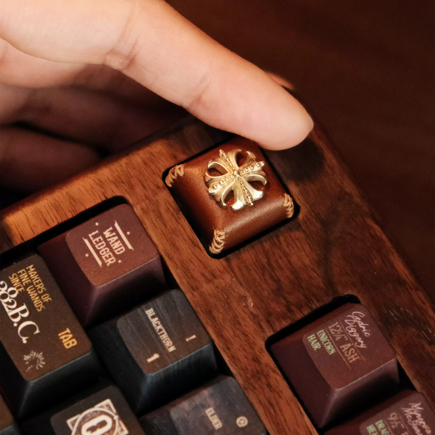 Vintage Leather Motif Artisan Keycaps